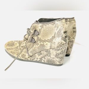 TOMS Kala Wedge Bootie – Snake Print